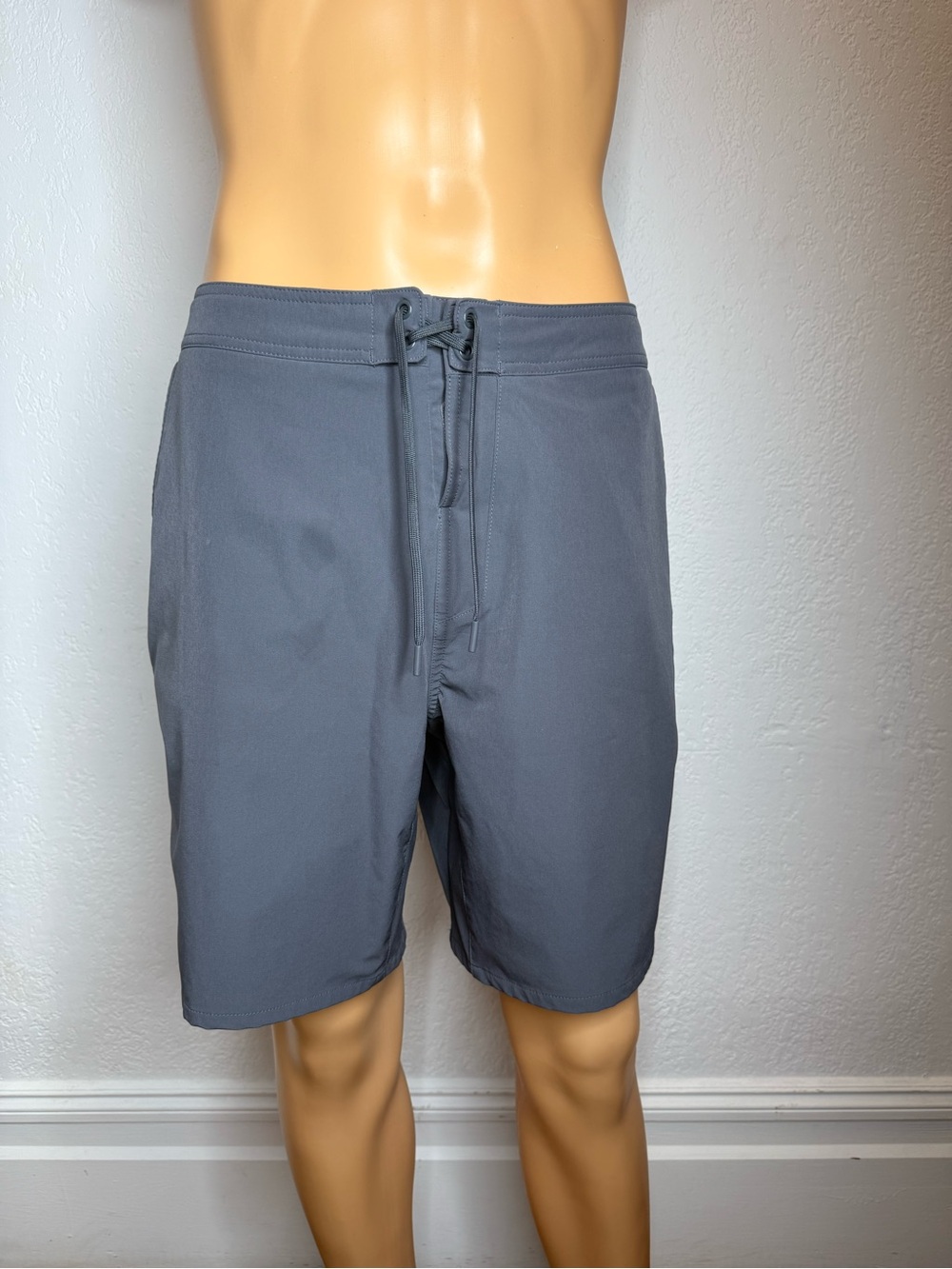 Ten Thousand Mens The Foundation Lined Short 9" Size XL Gray